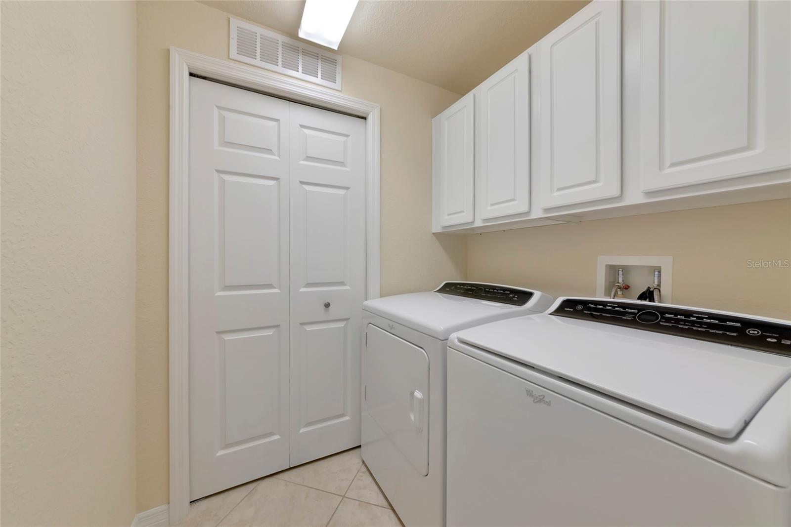 318 WINDING BROOK LN #104