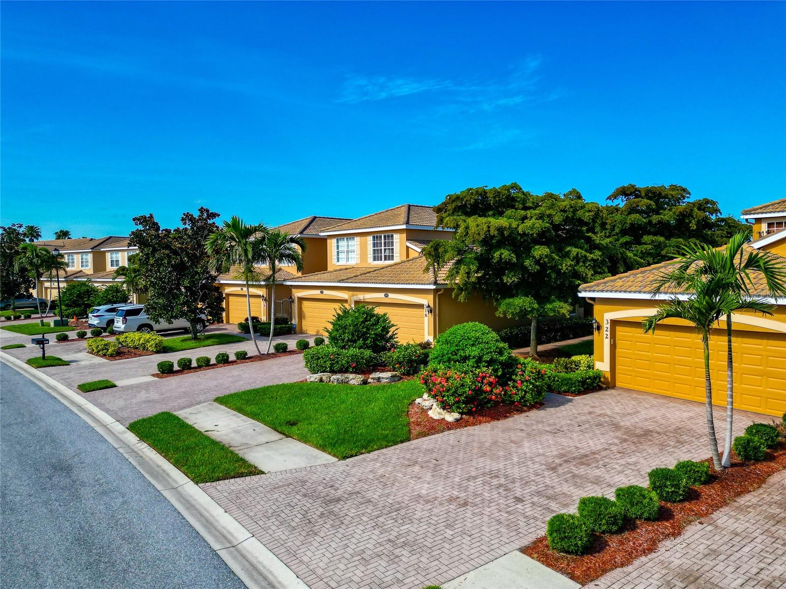 318 WINDING BROOK LN #104