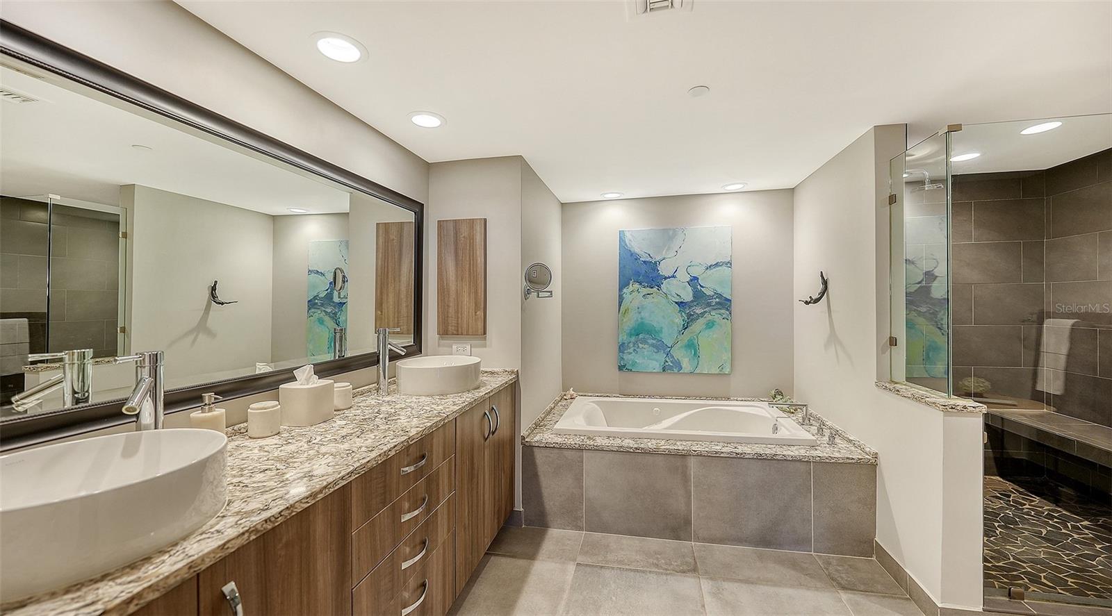 1211 GULF OF MEXICO DR #408