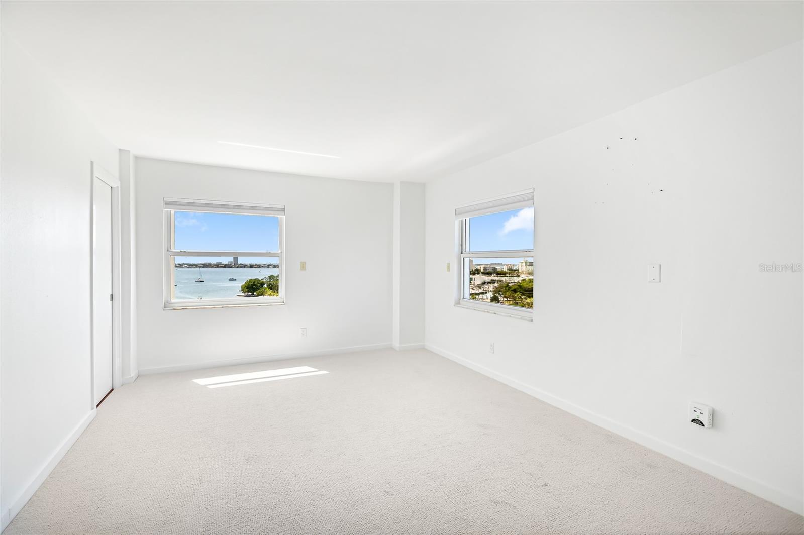 435 S GULFSTREAM AVE #1004