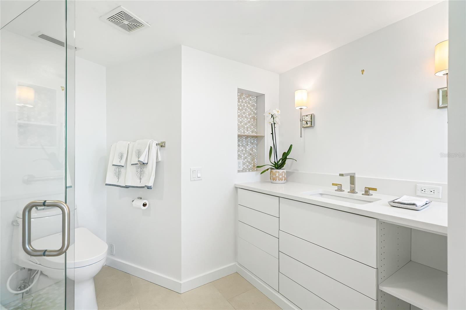 435 S GULFSTREAM AVE #1004