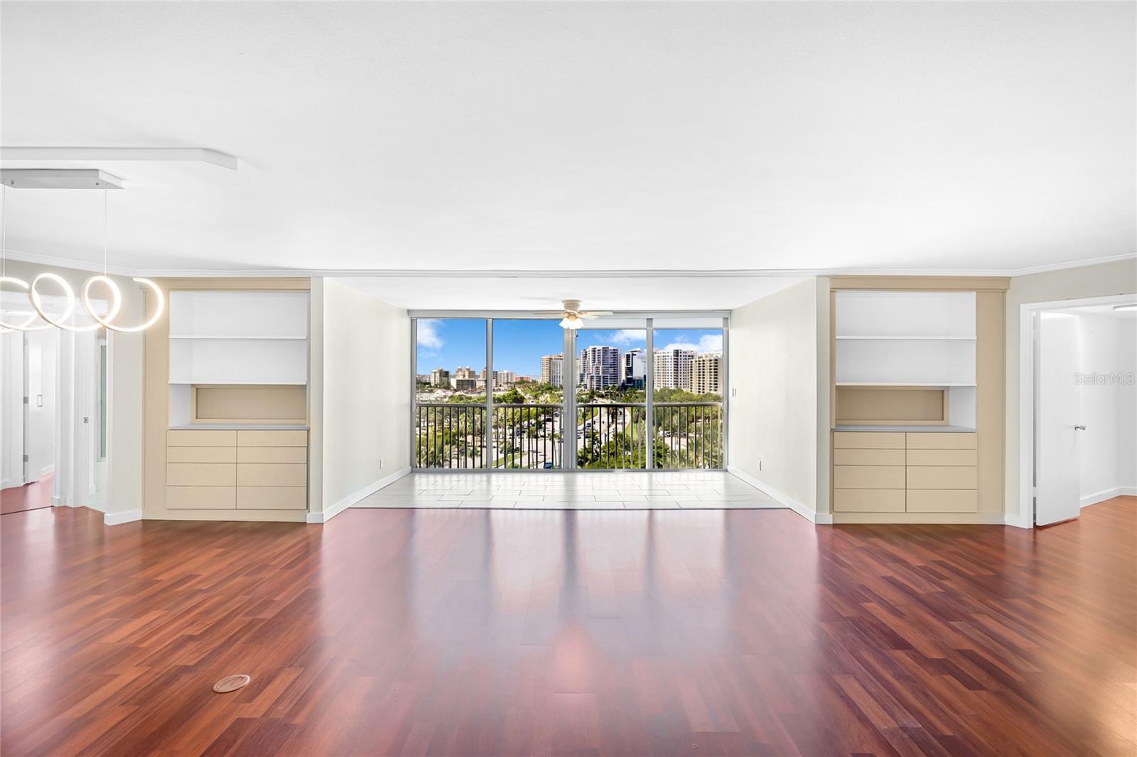 435 S GULFSTREAM AVE #1004