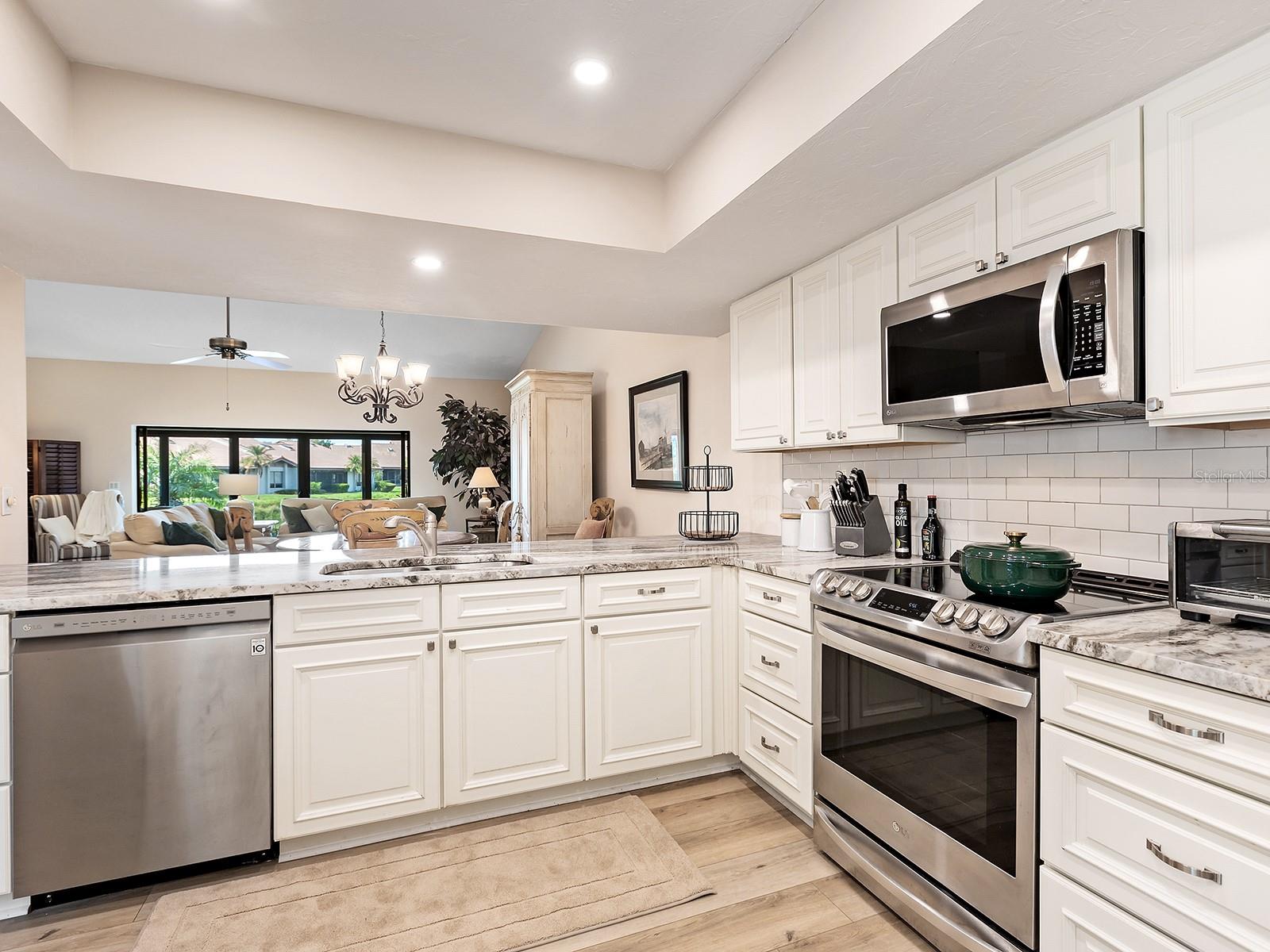 6094 WILSHIRE BLVD #8