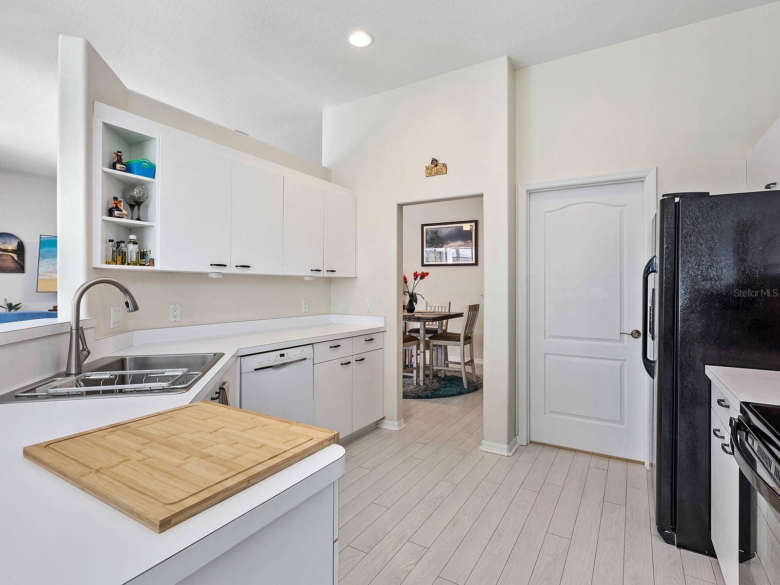 2319 FALCON TRACE LN