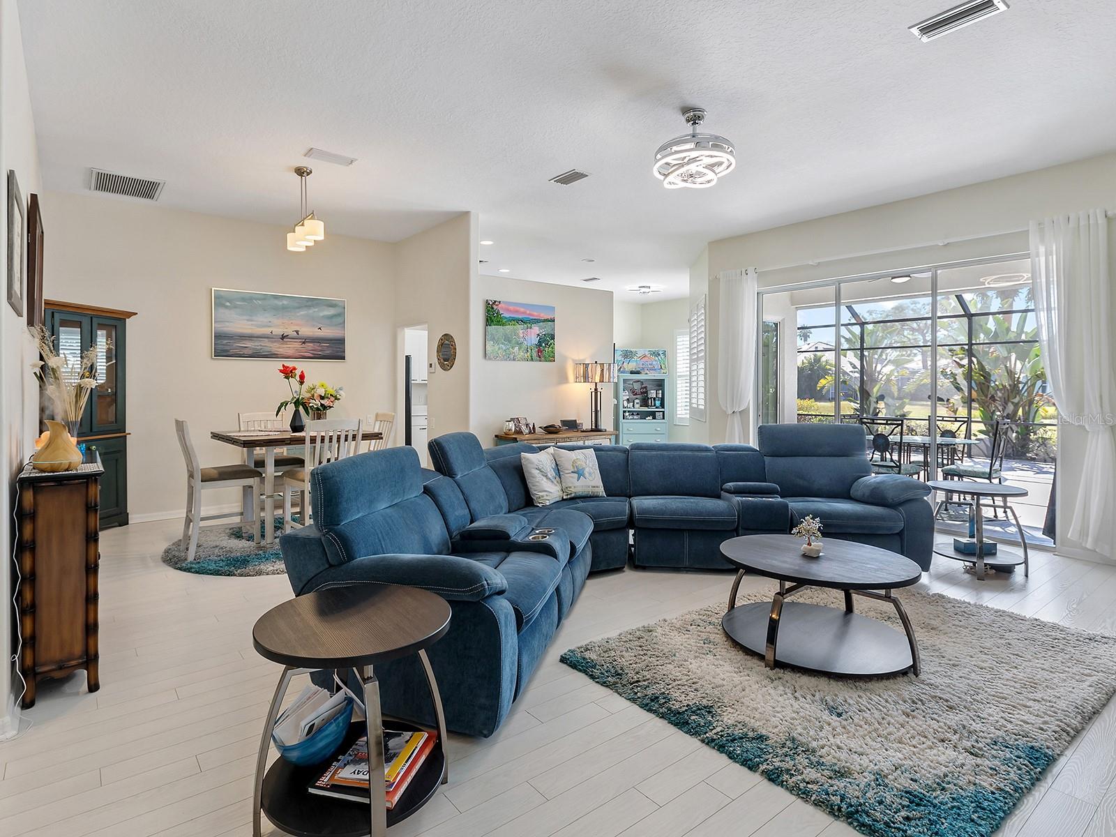 2319 FALCON TRACE LN