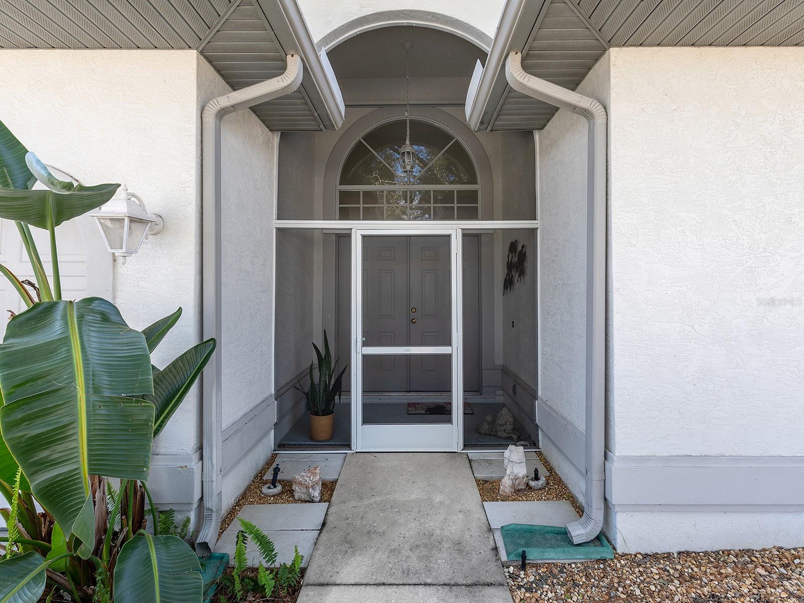 2319 FALCON TRACE LN