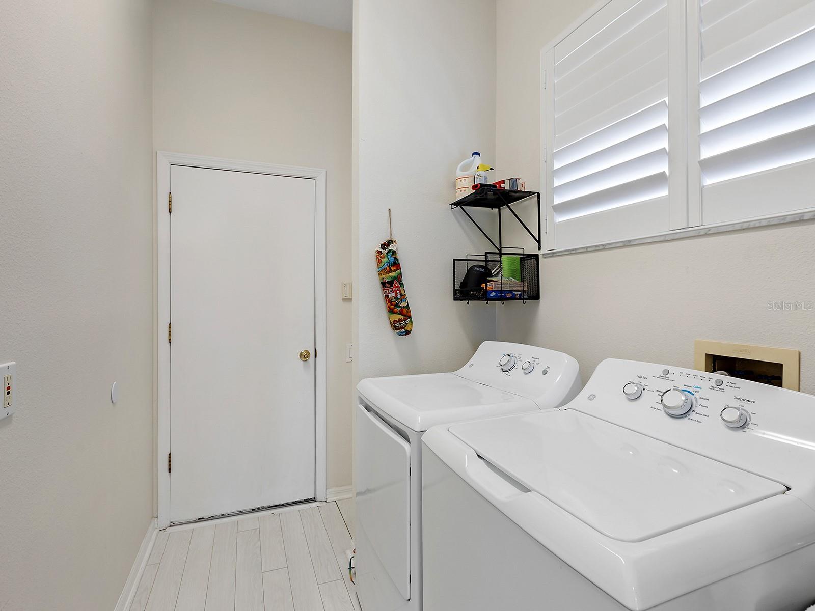 2319 FALCON TRACE LN