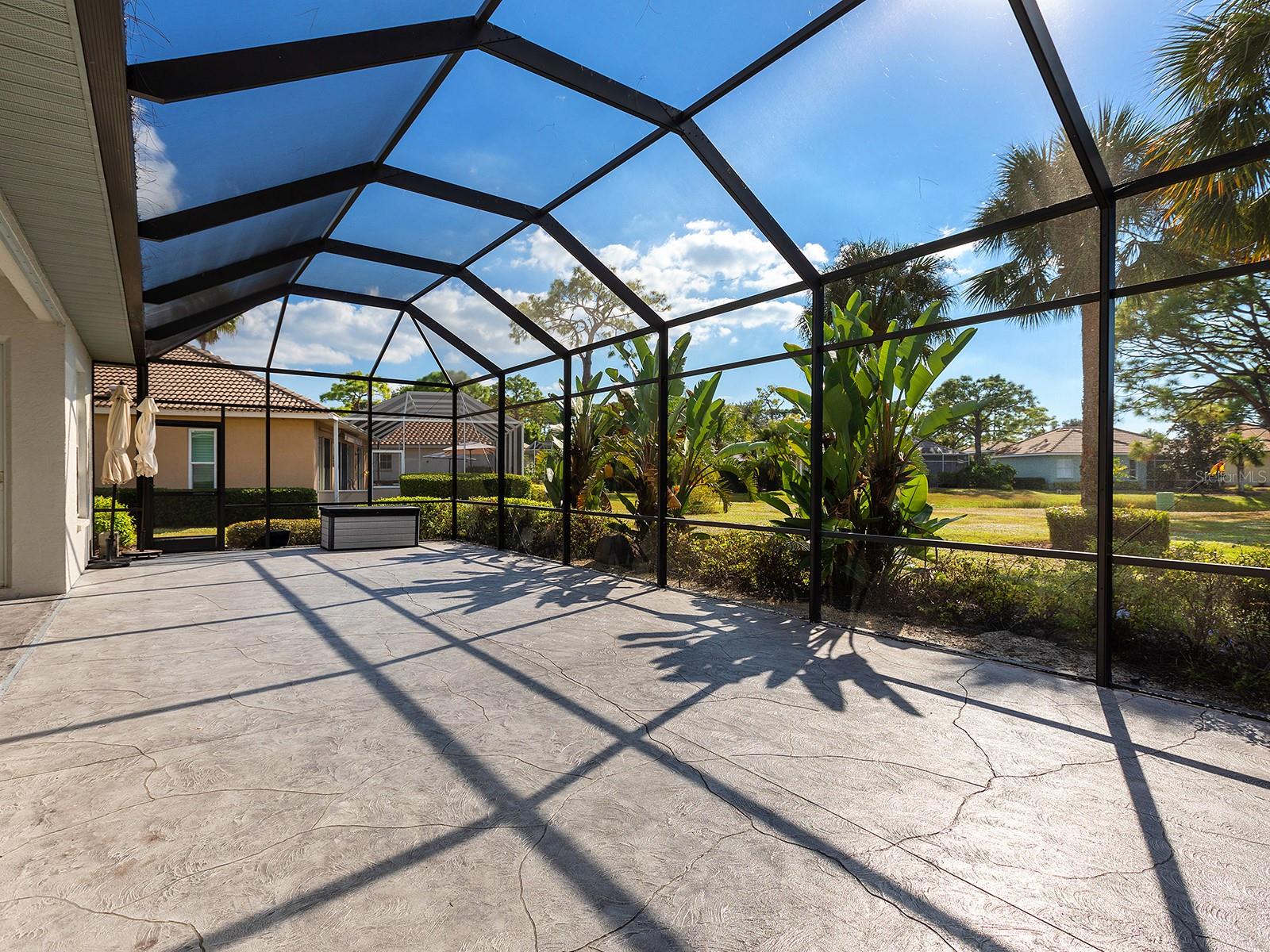 2319 FALCON TRACE LN