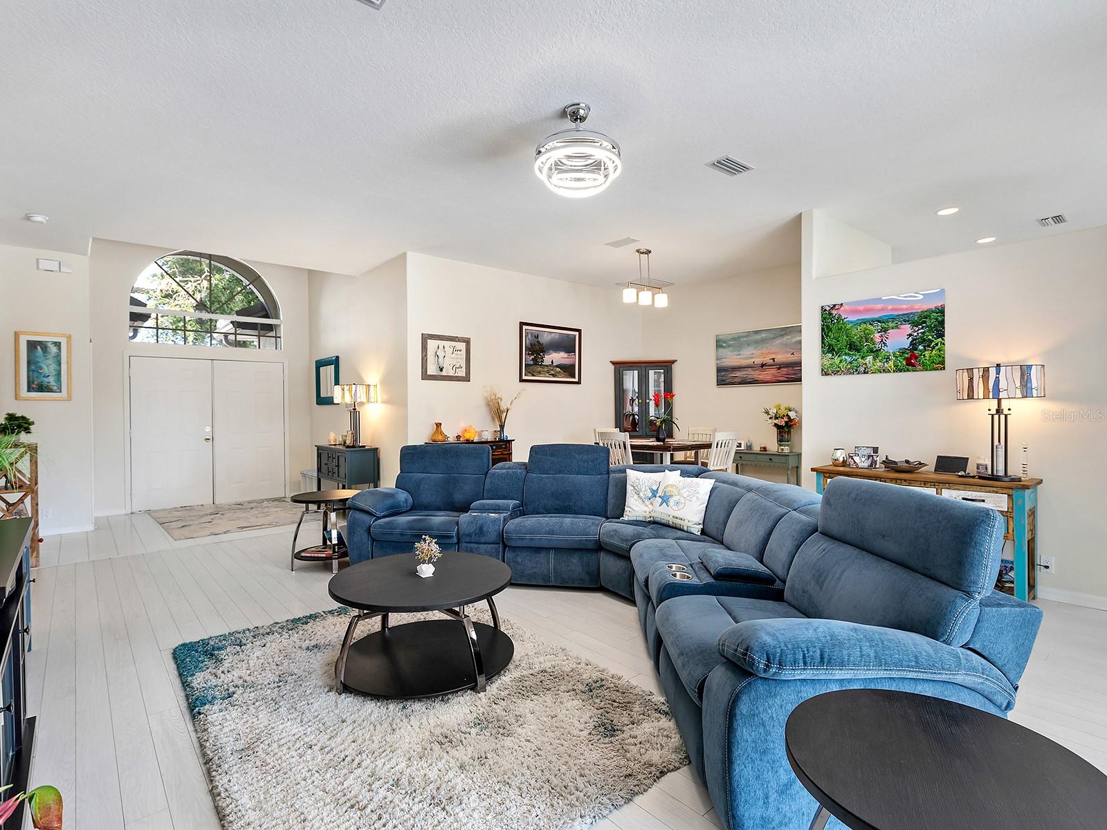 2319 FALCON TRACE LN