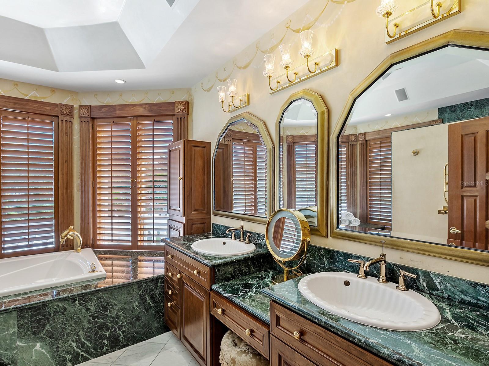 1310 S LAKE SHORE DR