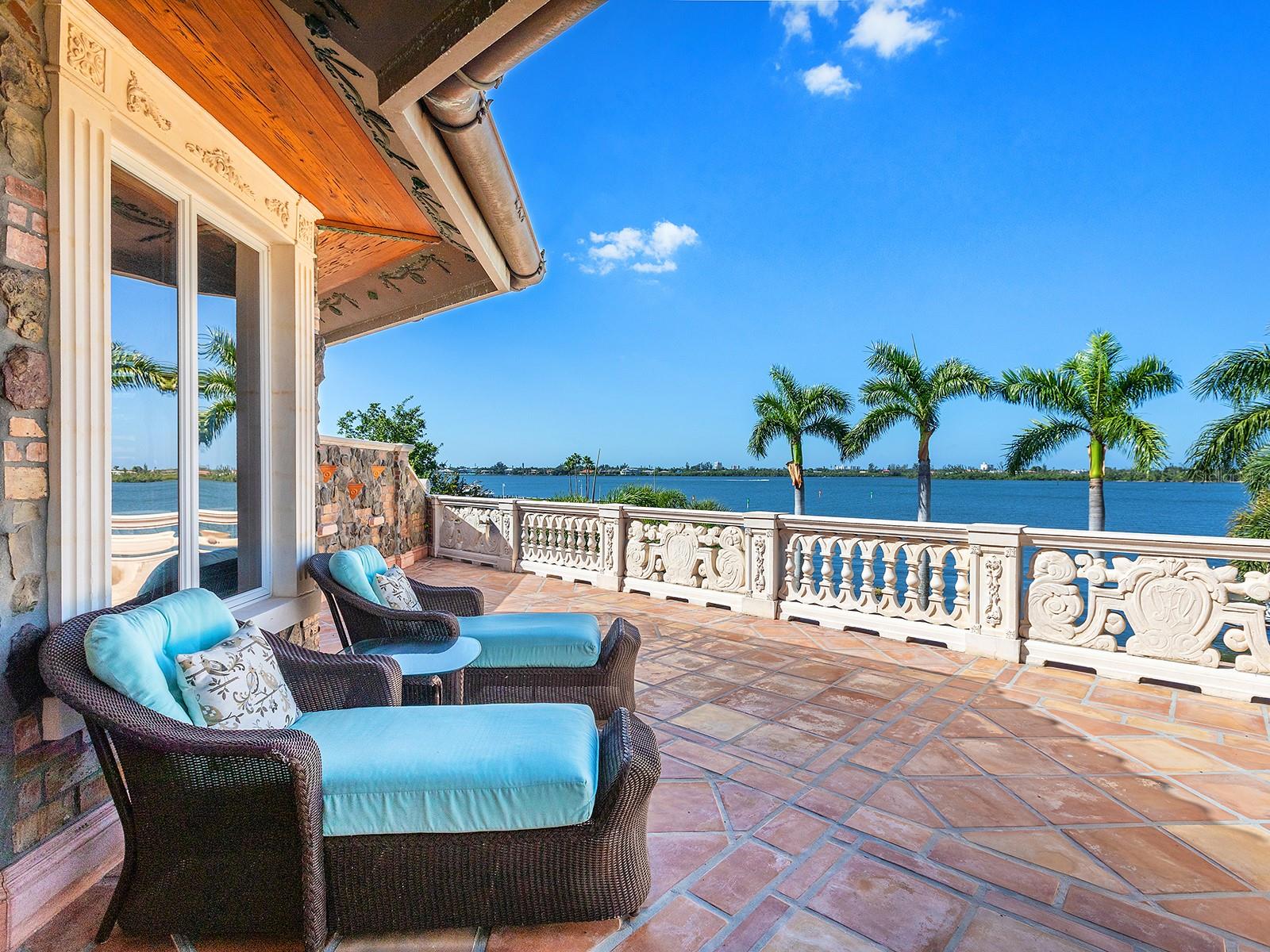 1310 S LAKE SHORE DR