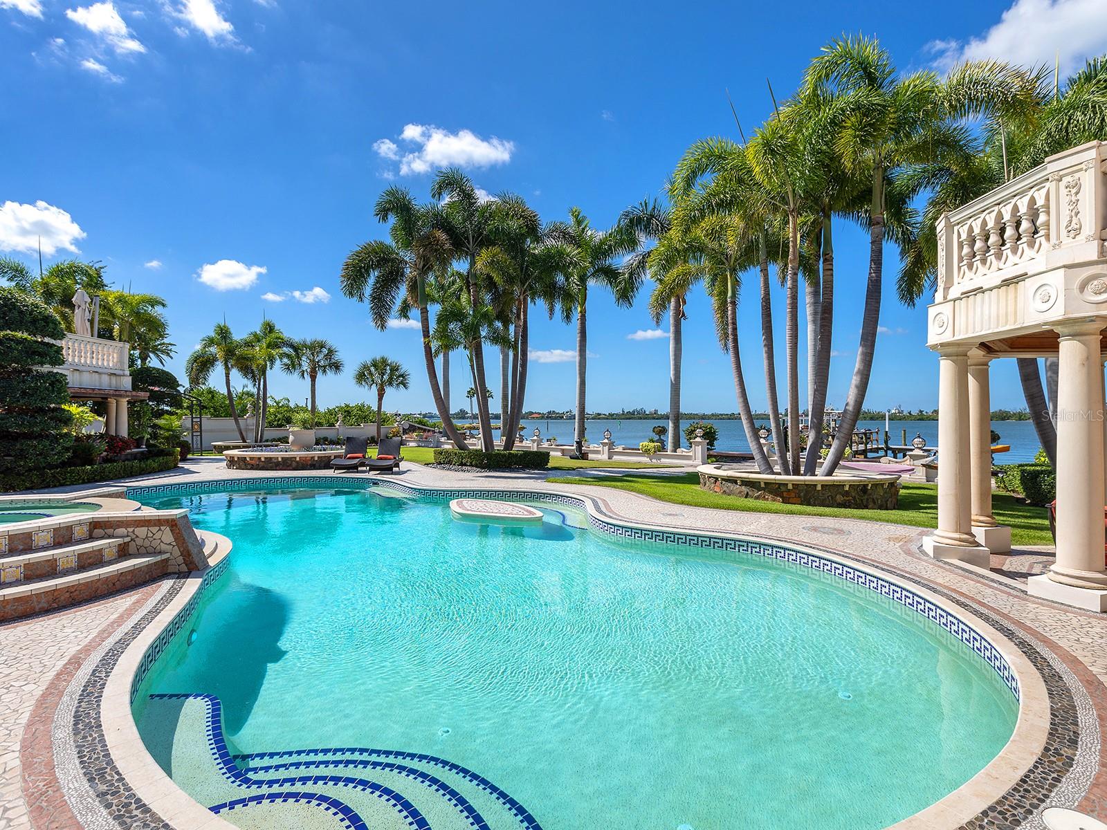 1310 S LAKE SHORE DR