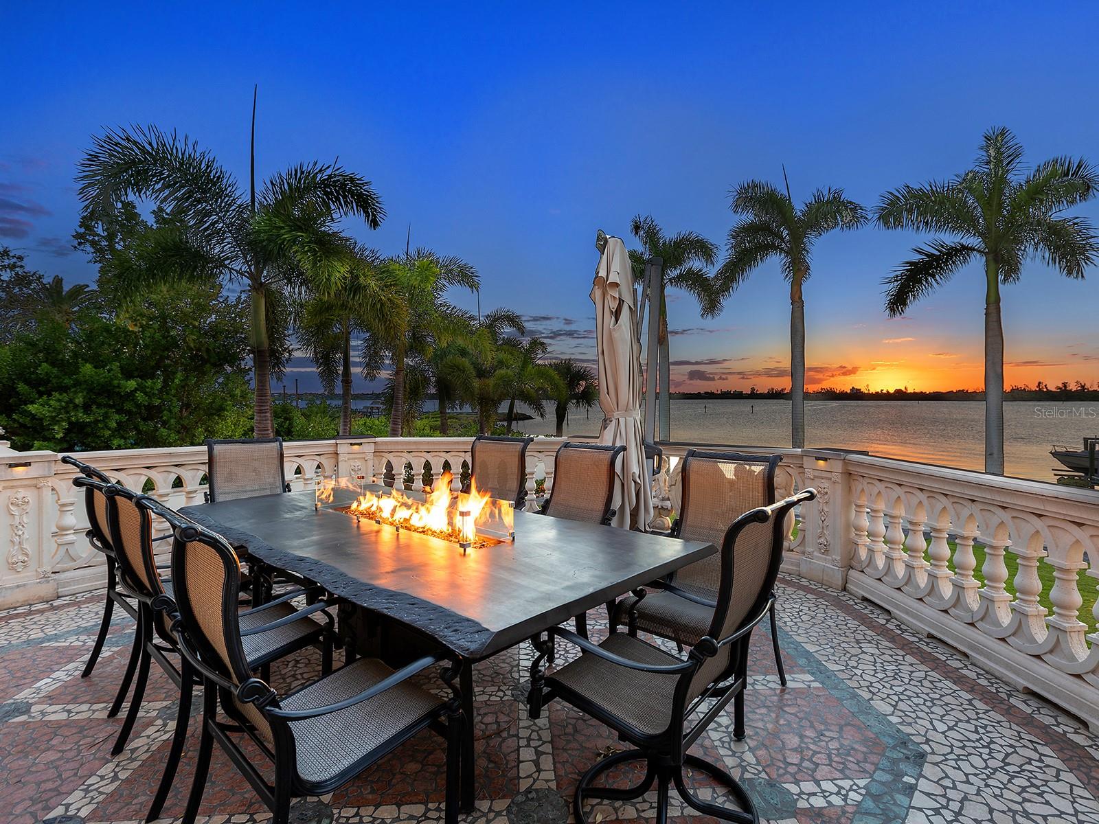 1310 S LAKE SHORE DR