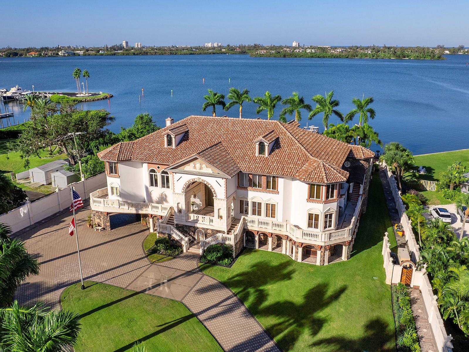 1310 S LAKE SHORE DR