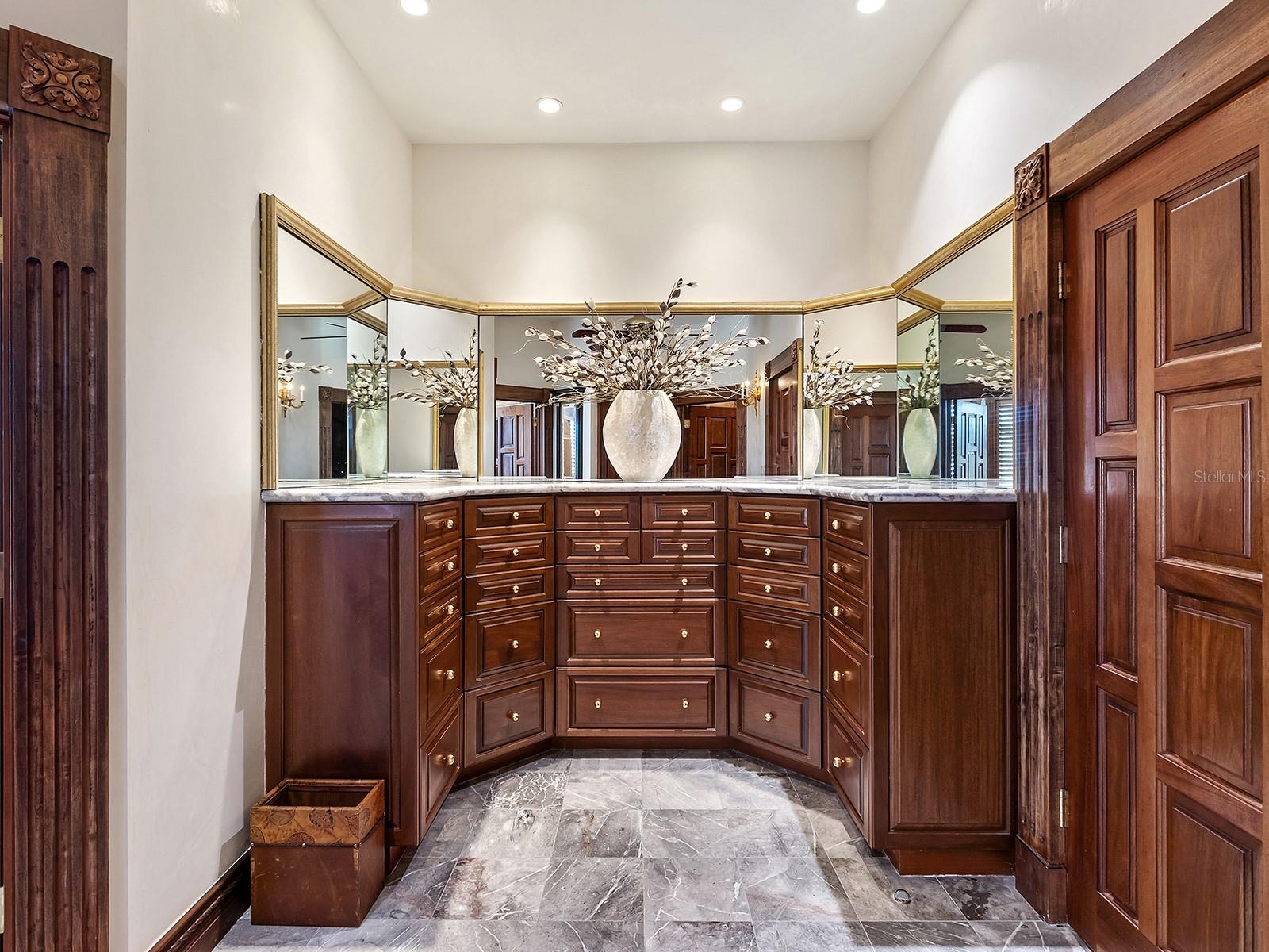 1310 S LAKE SHORE DR