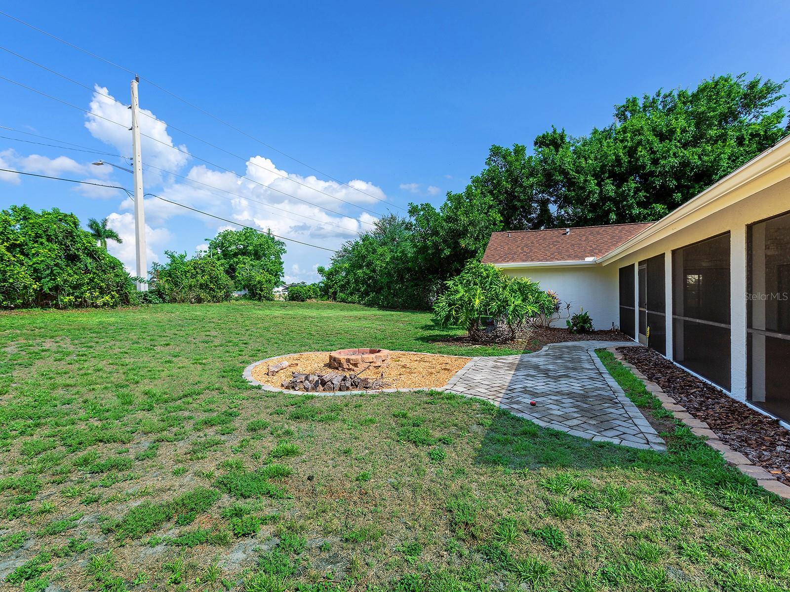 1756 COTTONWOOD TRL