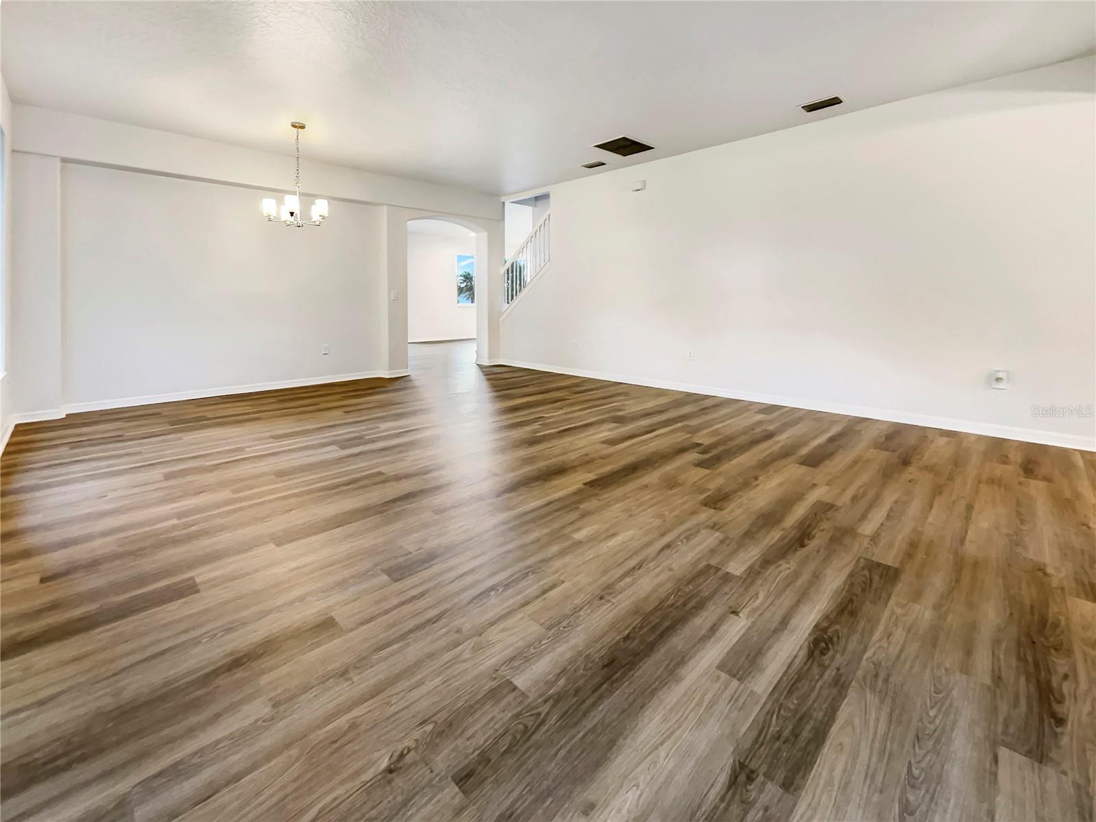 9003 WILLOWBROOK CIR