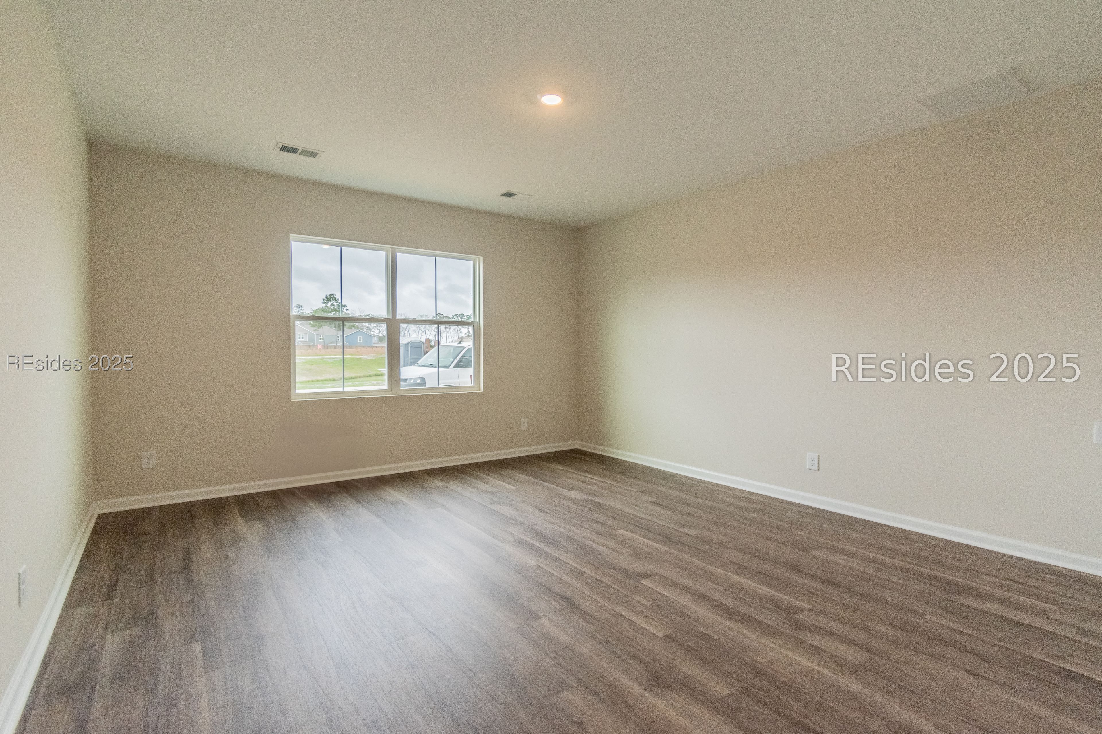 163 Standing Oaks Drive