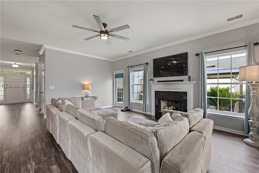 7 Running Oak Drive