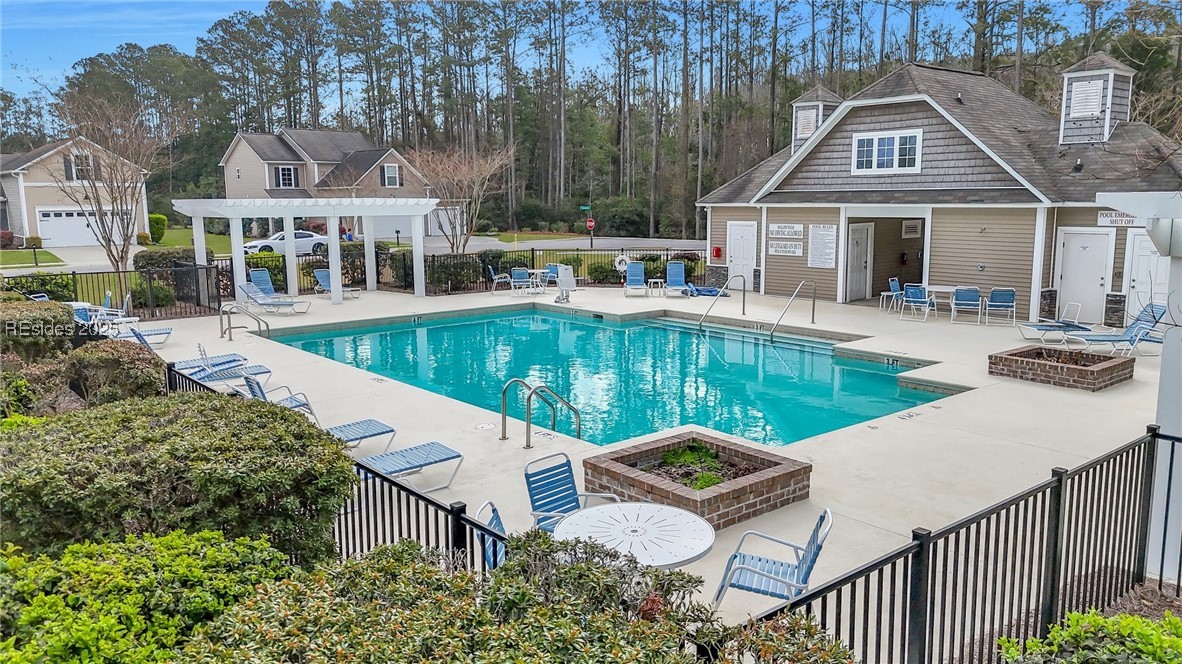 7 Running Oak Drive