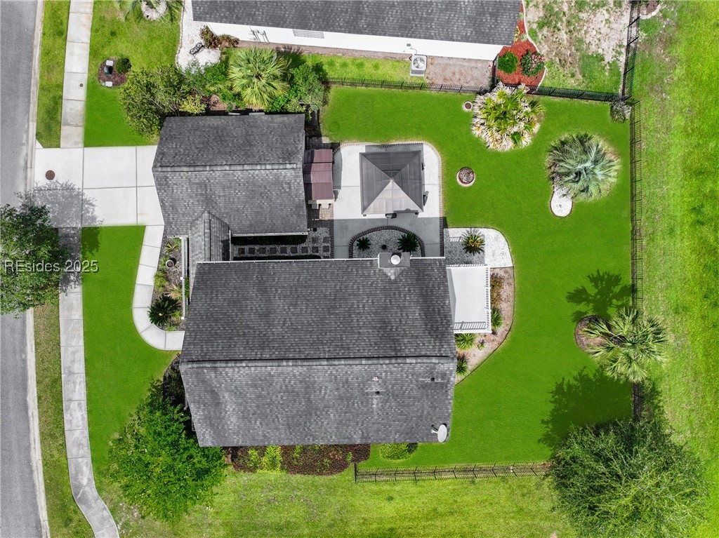 7 Running Oak Drive