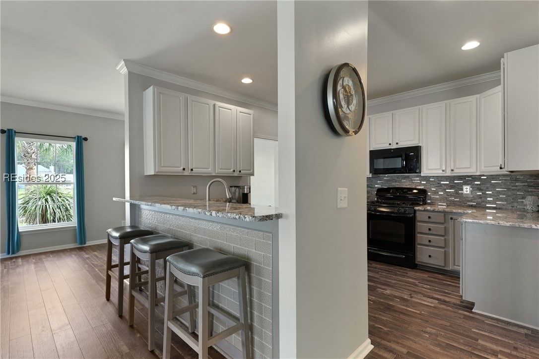 7 Running Oak Drive