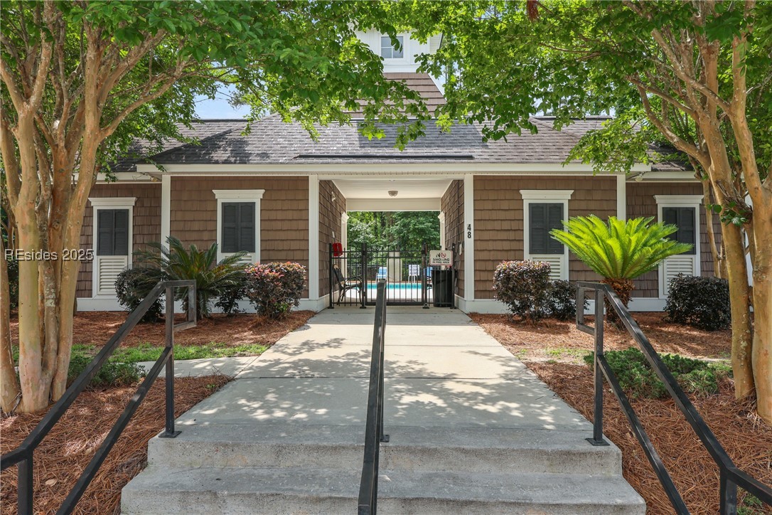 7 Running Oak Drive