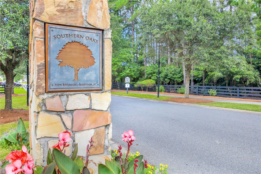 62 Running Oak Drive
