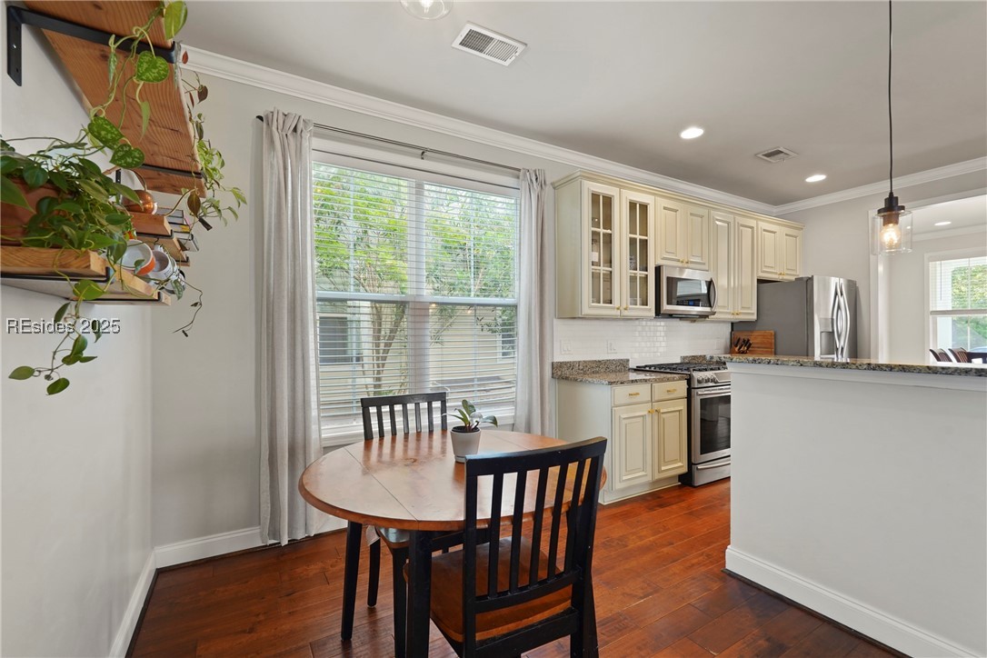 44 7th Avenue