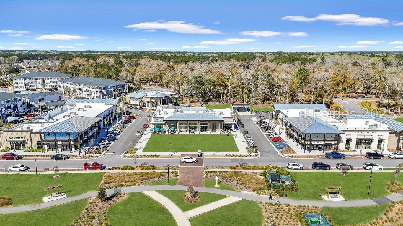 33 Mainland Lakes Drive