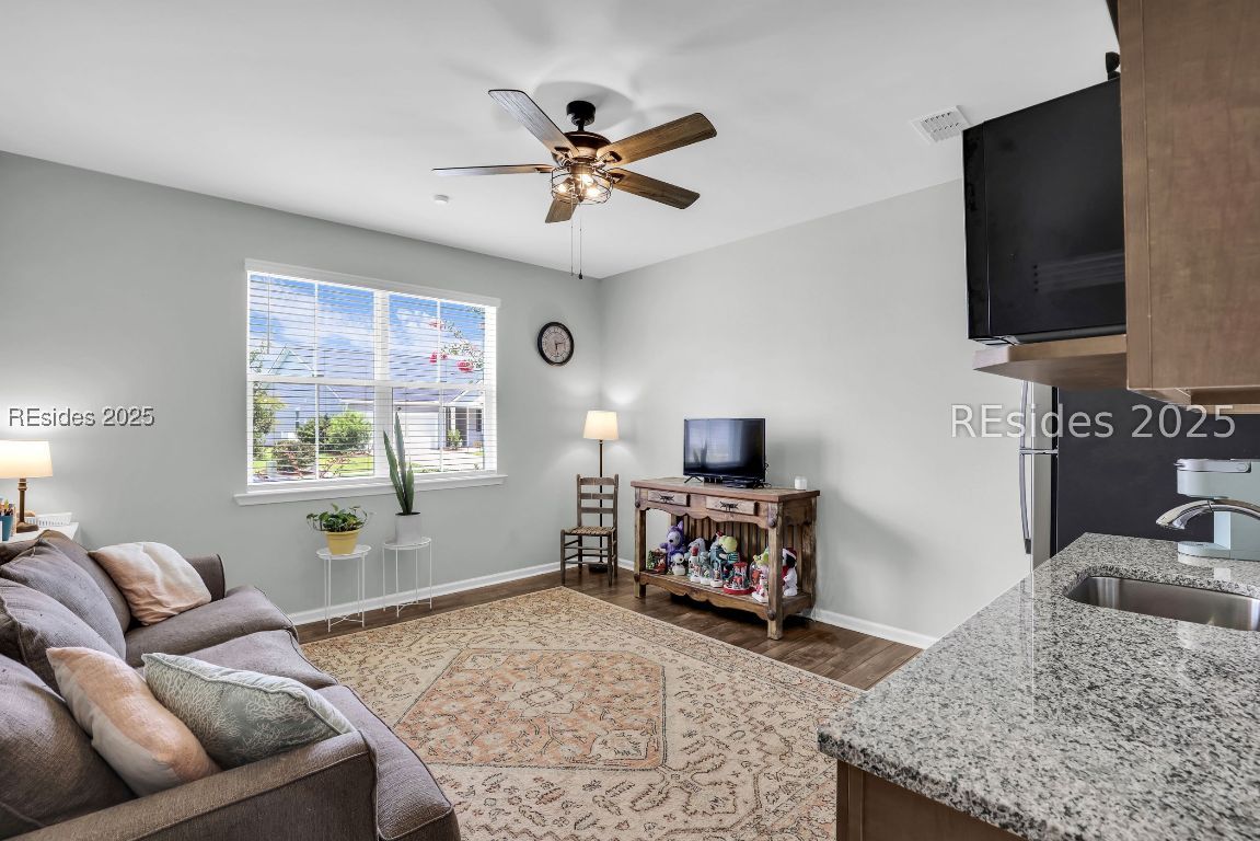 33 Mainland Lakes Drive