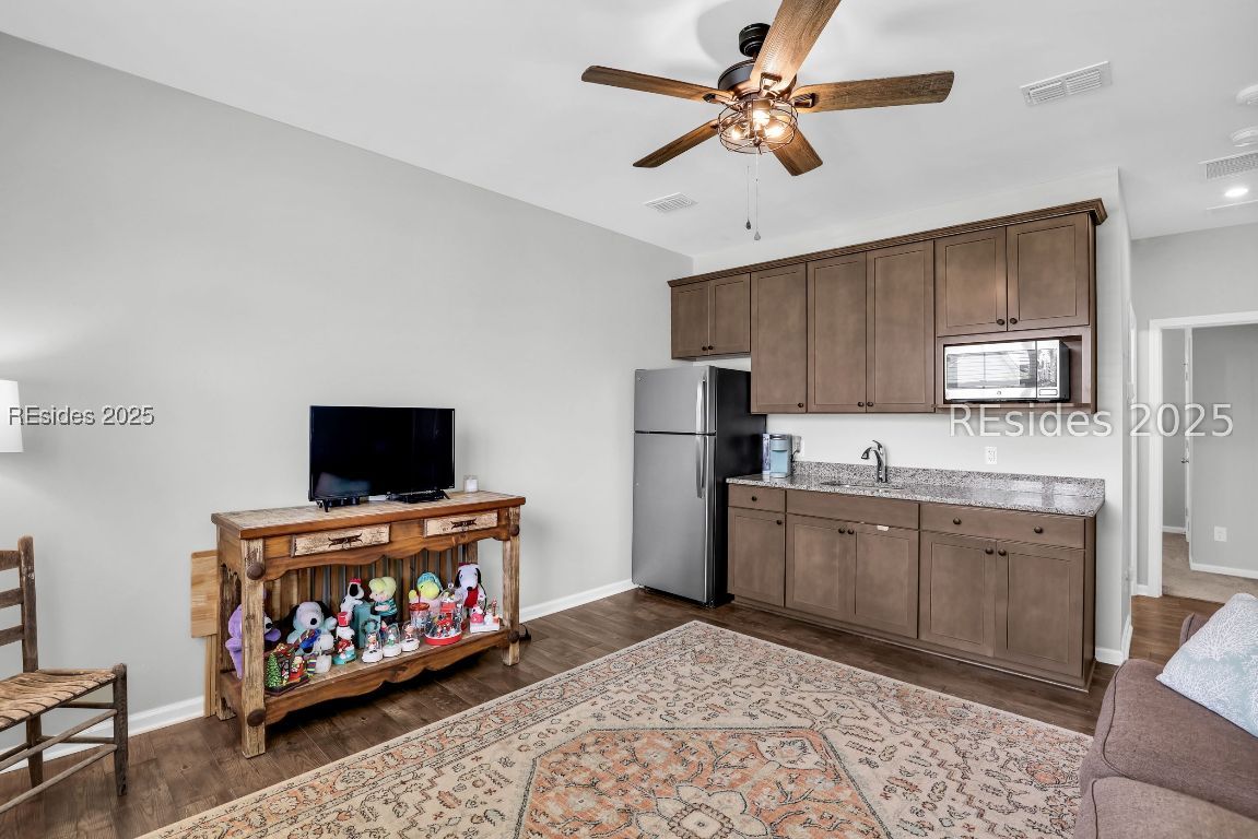 33 Mainland Lakes Drive