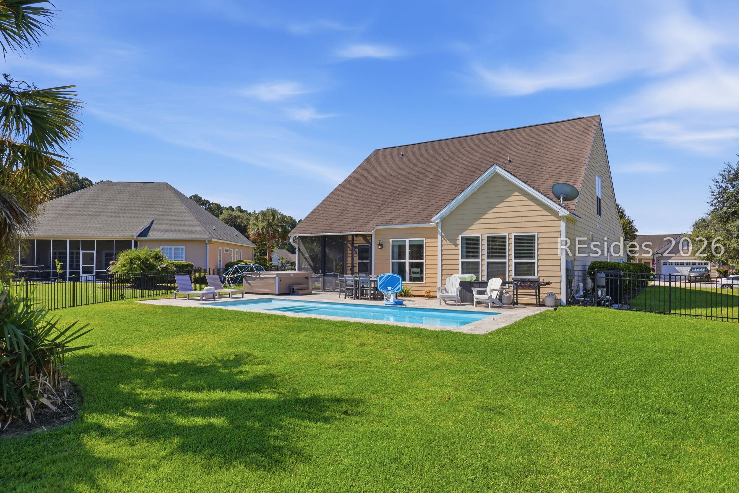4 Maywood Way