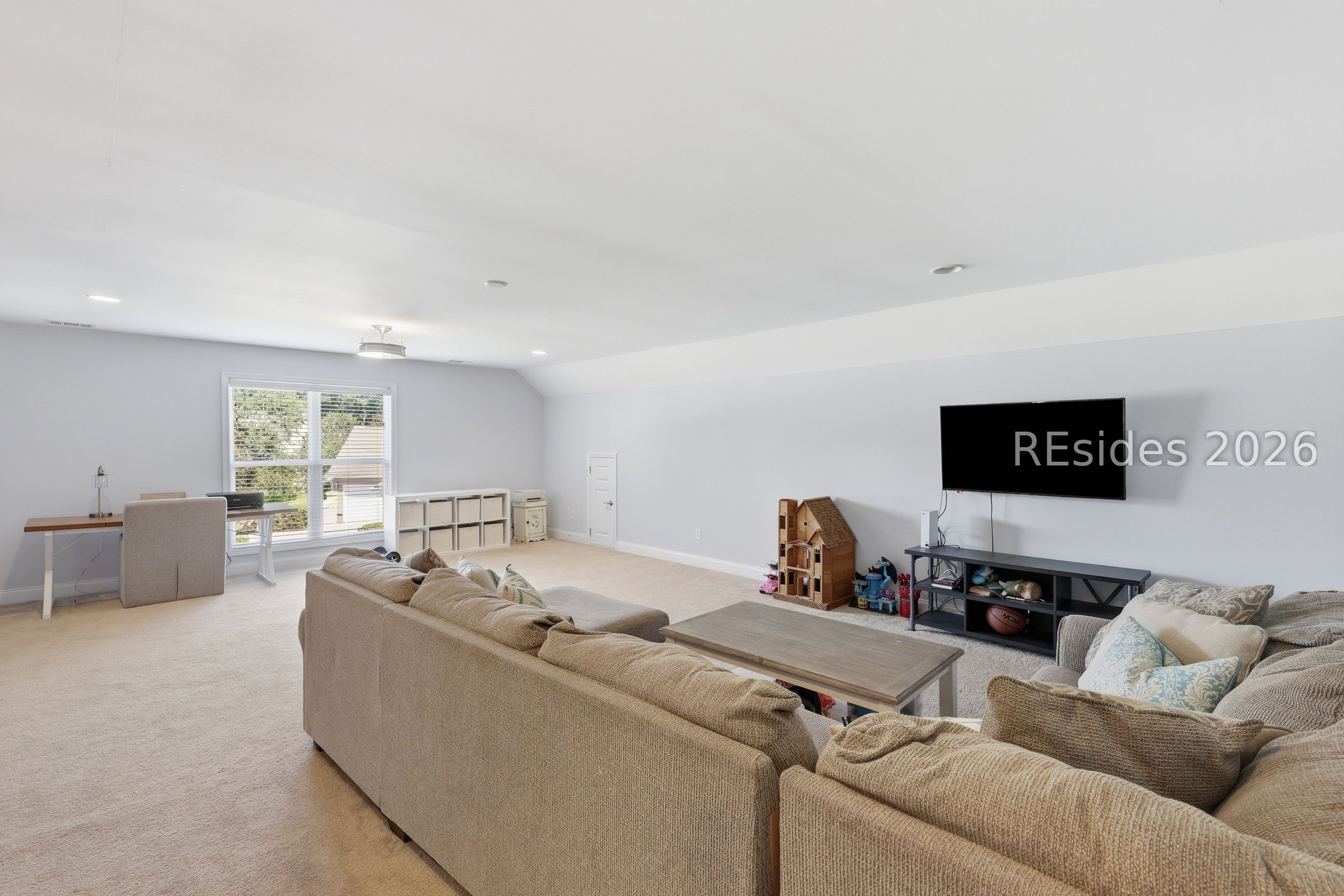 4 Maywood Way