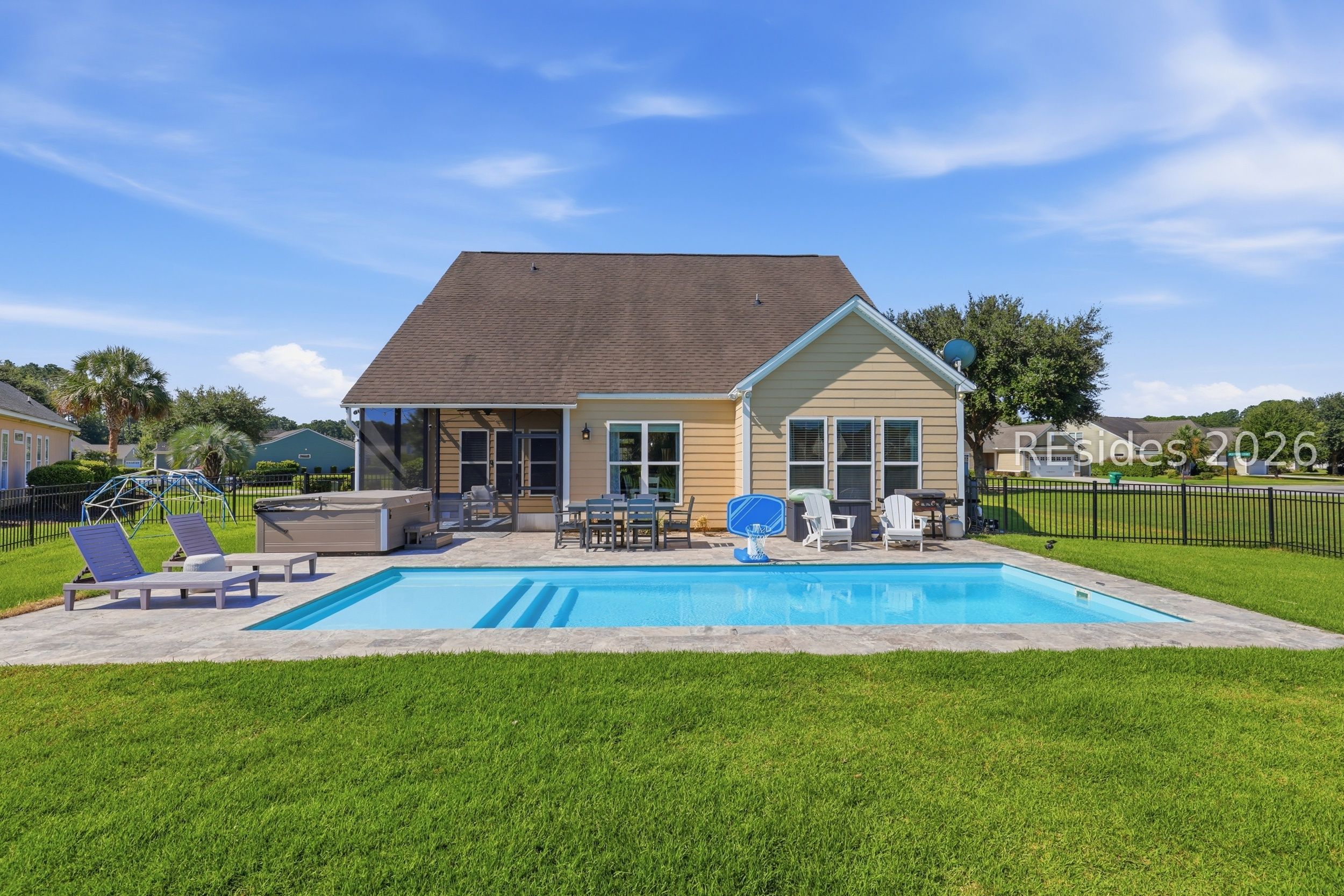 4 Maywood Way