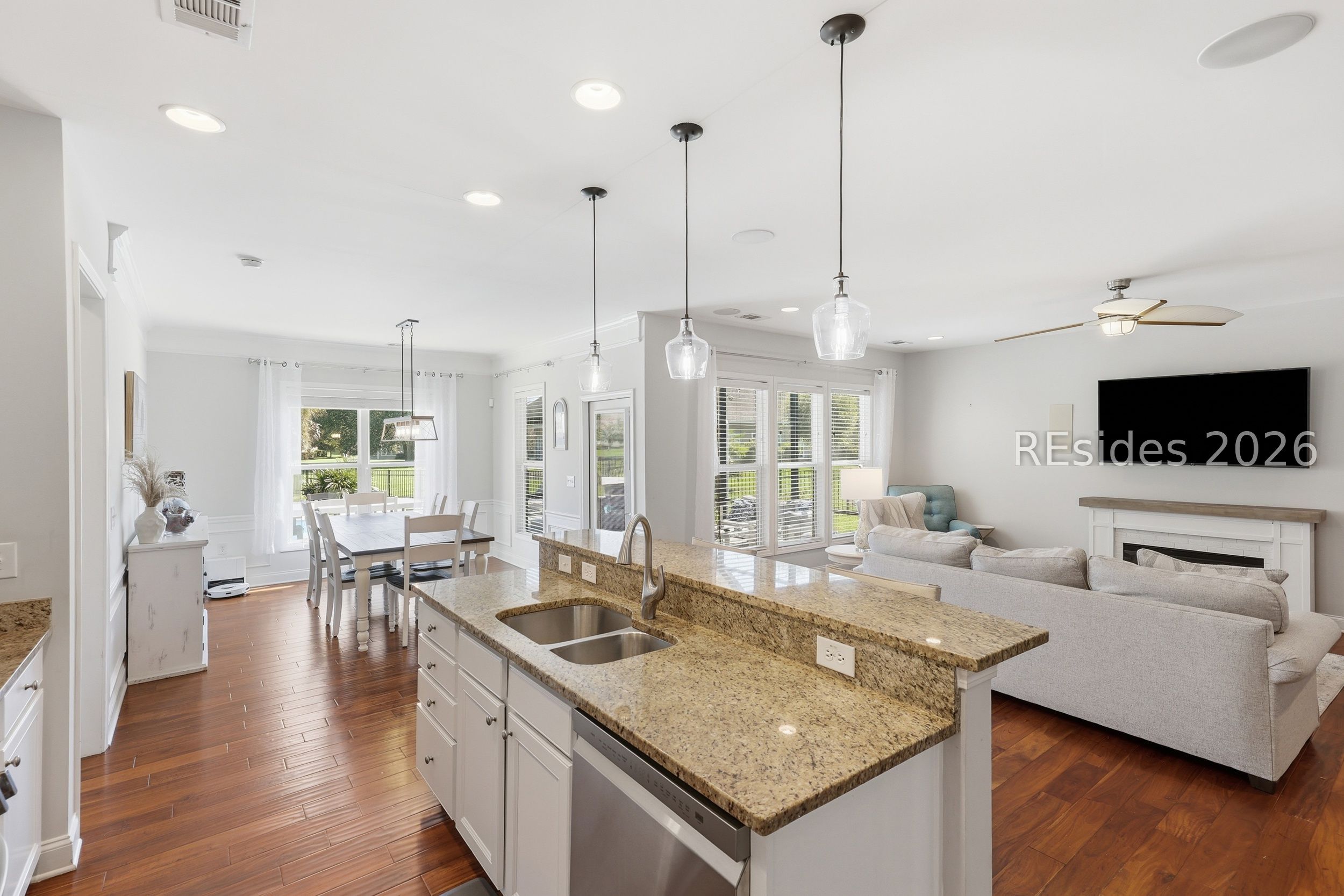 4 Maywood Way