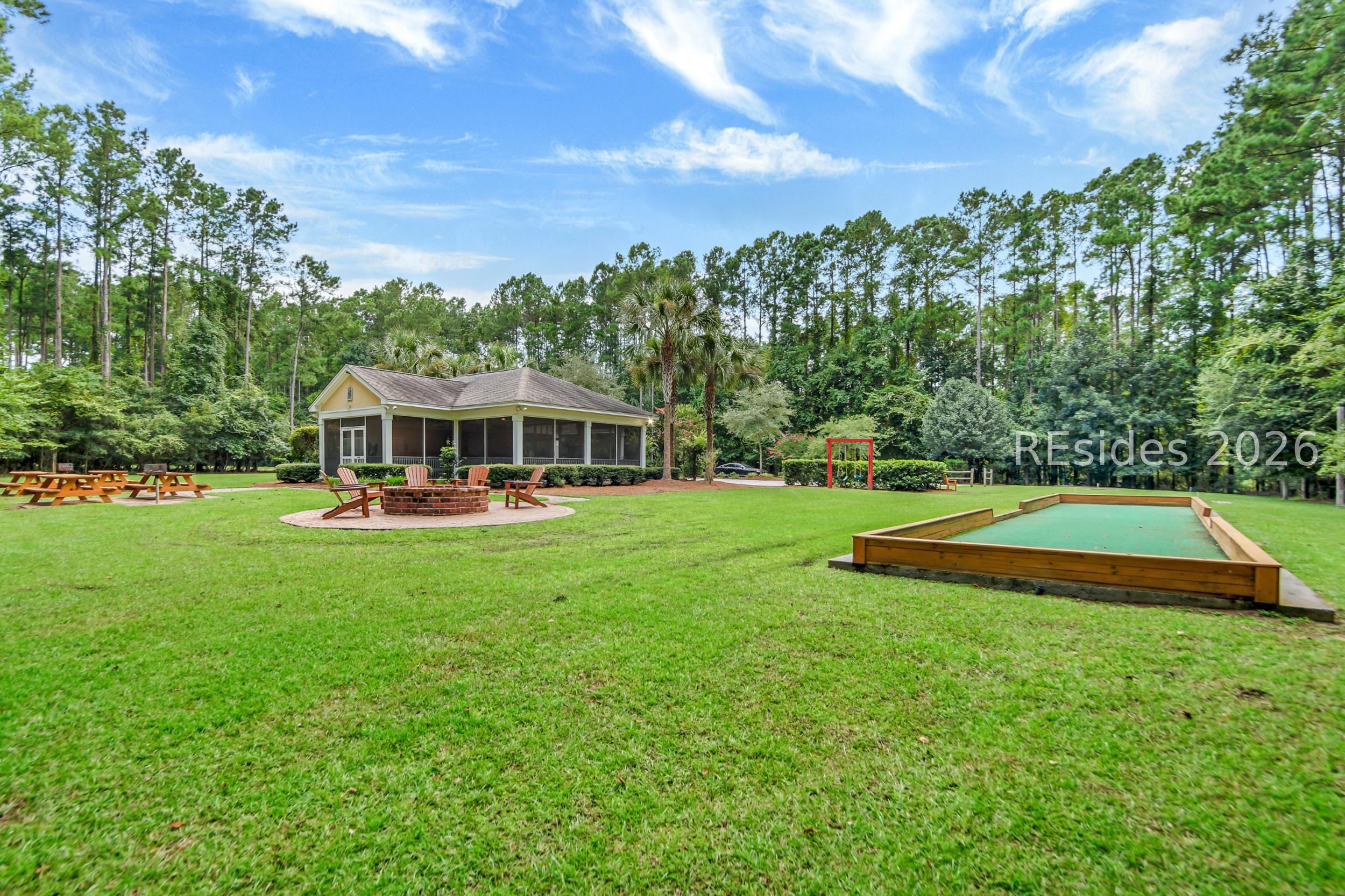 4 Maywood Way