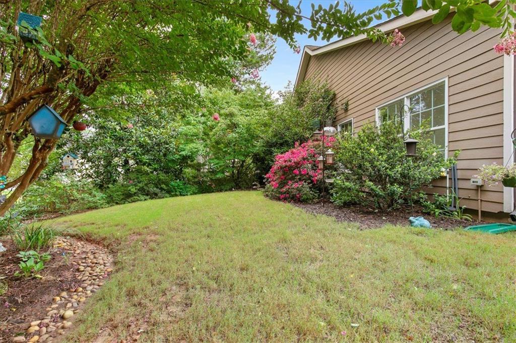 725 GATES Lane