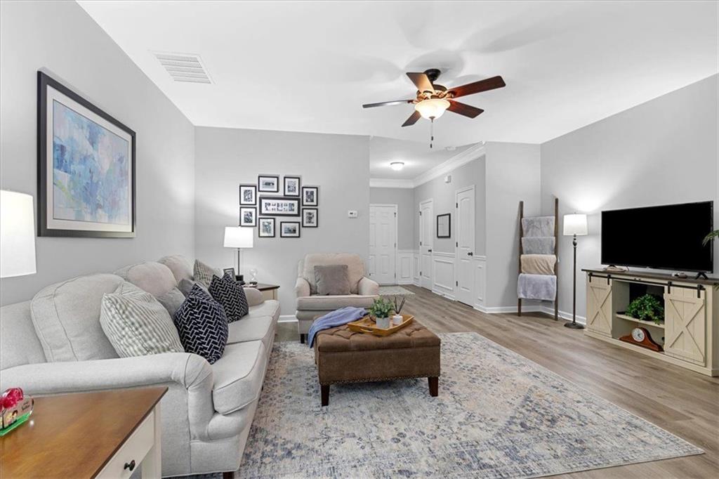 619 OAKSIDE Place