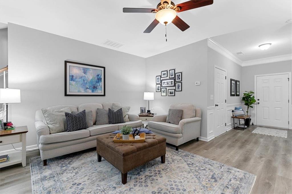 619 OAKSIDE Place