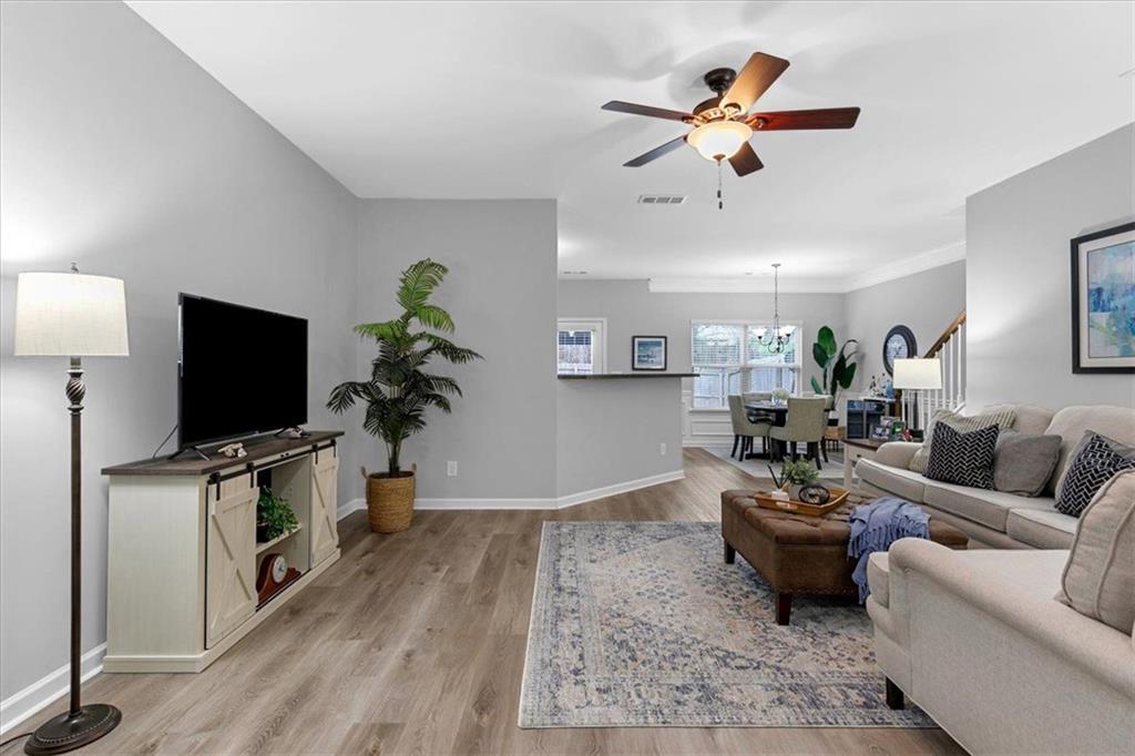 619 OAKSIDE Place