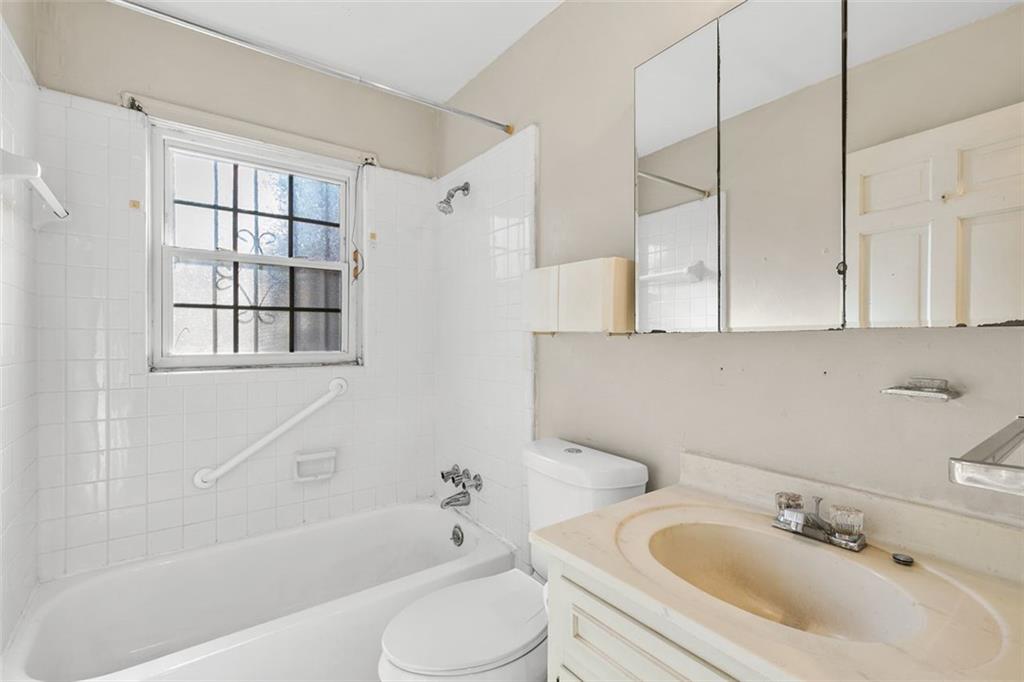 162 FAIRBURN Road SW
