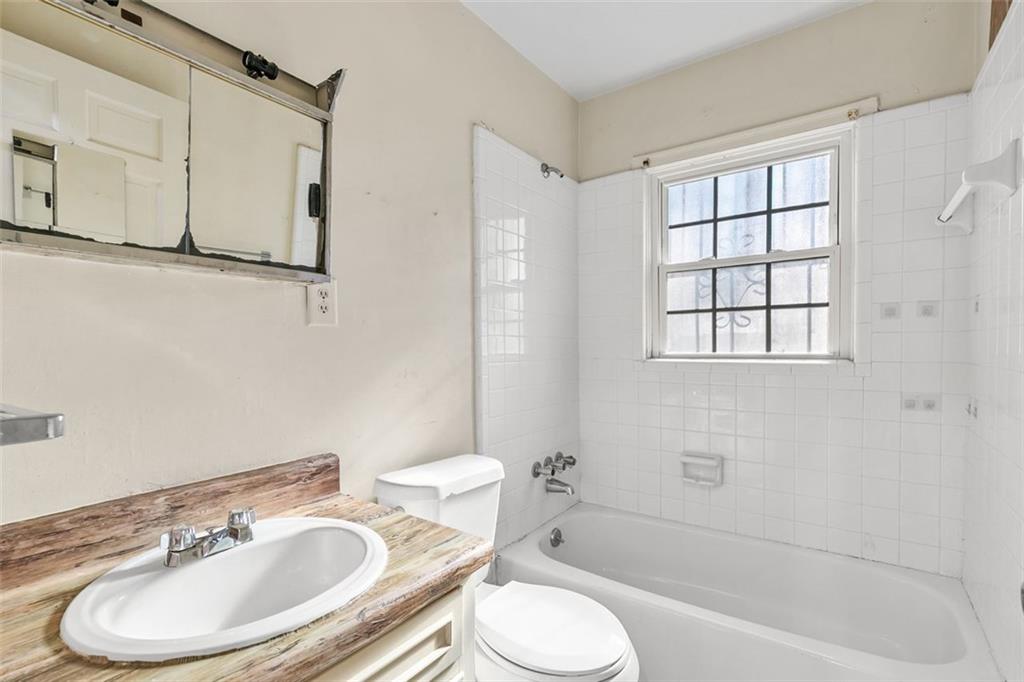 162 FAIRBURN Road SW