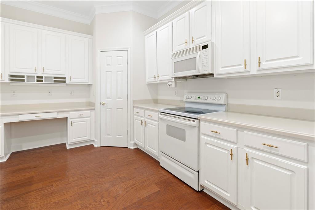3106 Village Lane
