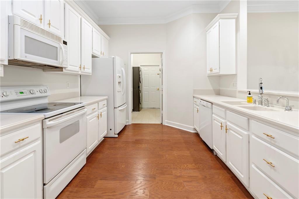 3106 Village Lane