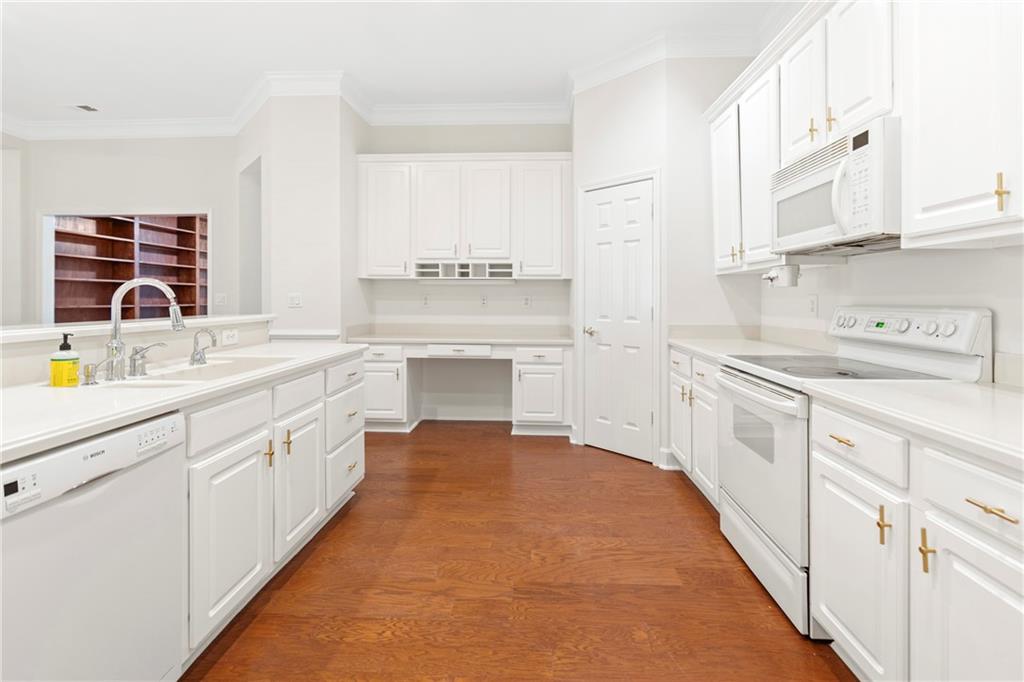 3106 Village Lane