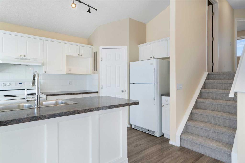 111 Citadel Acres Close NW