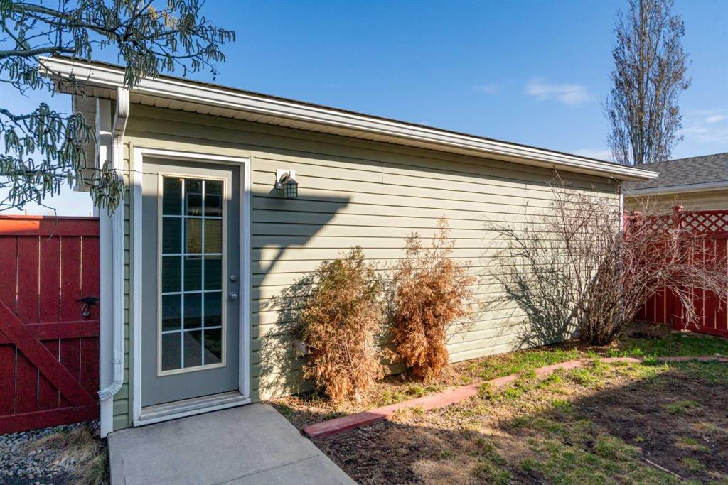 111 Citadel Acres Close NW
