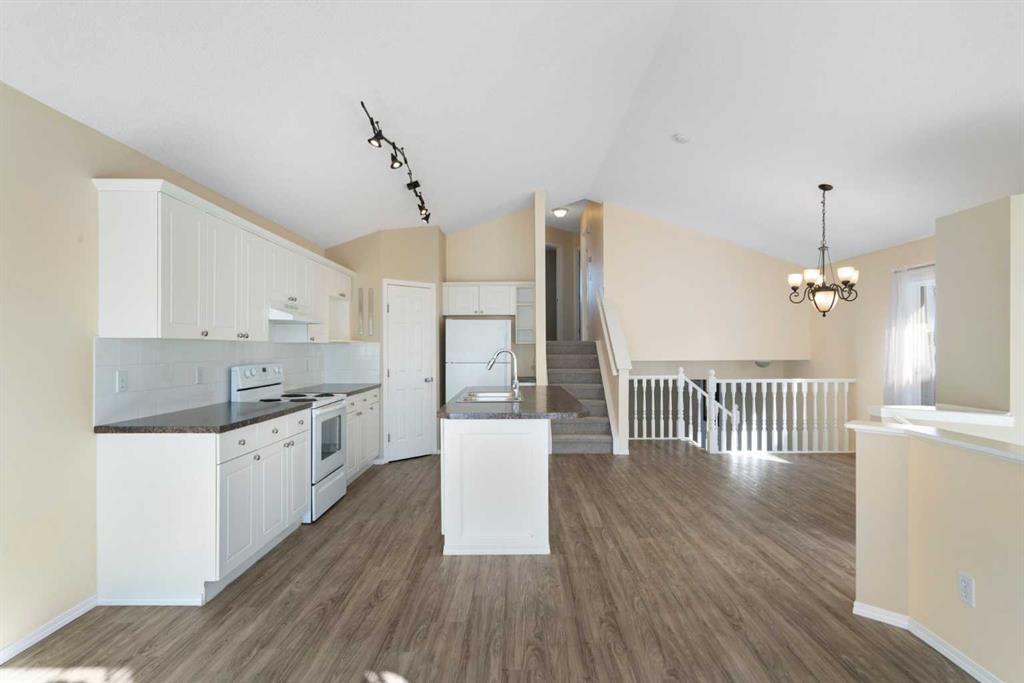 111 Citadel Acres Close NW