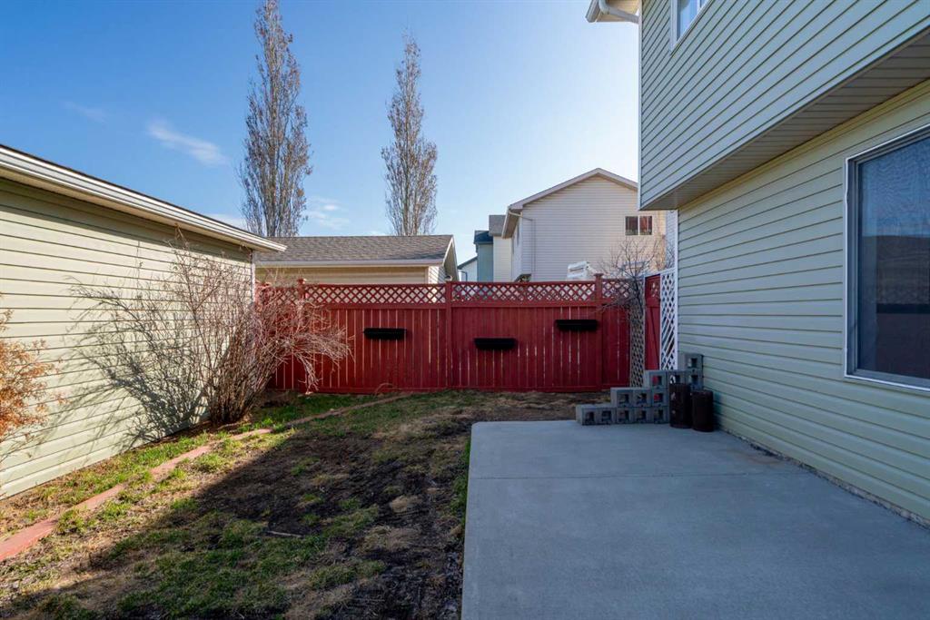 111 Citadel Acres Close NW